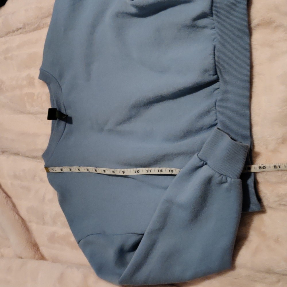 Crop sweatshirt